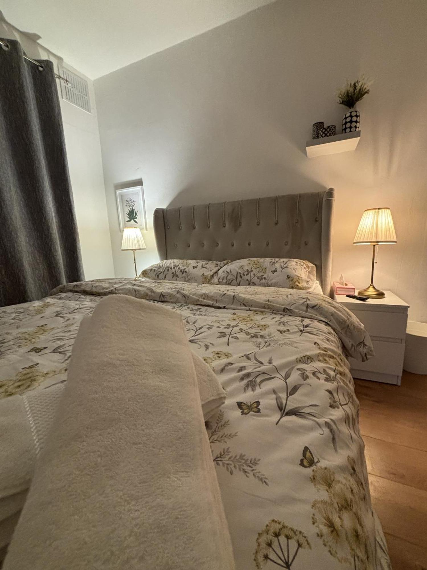 Charming And Cosy London Home, Garden, Parking & Family Fun Mitcham Exterior foto